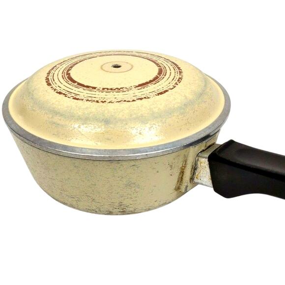 Vintage Club Aluminum Sauce Pan & Lid Pot Beige Tan Almond Brown Stripe 1 QT - Picture 6 of 6